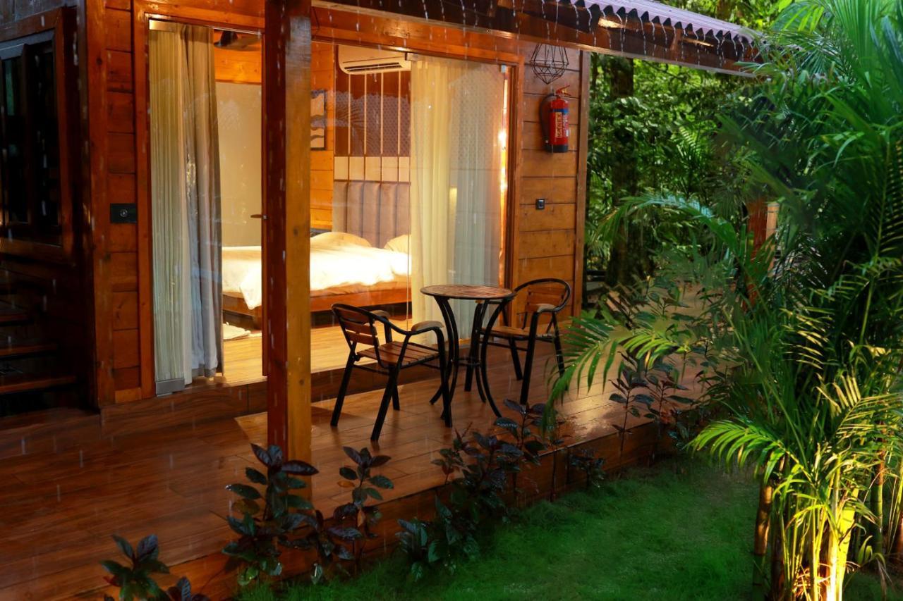 Wooden Ecr Sea Resort Pondicherry Dış mekan fotoğraf